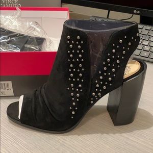 Vince Camuto black suede bootie NWT size 9M